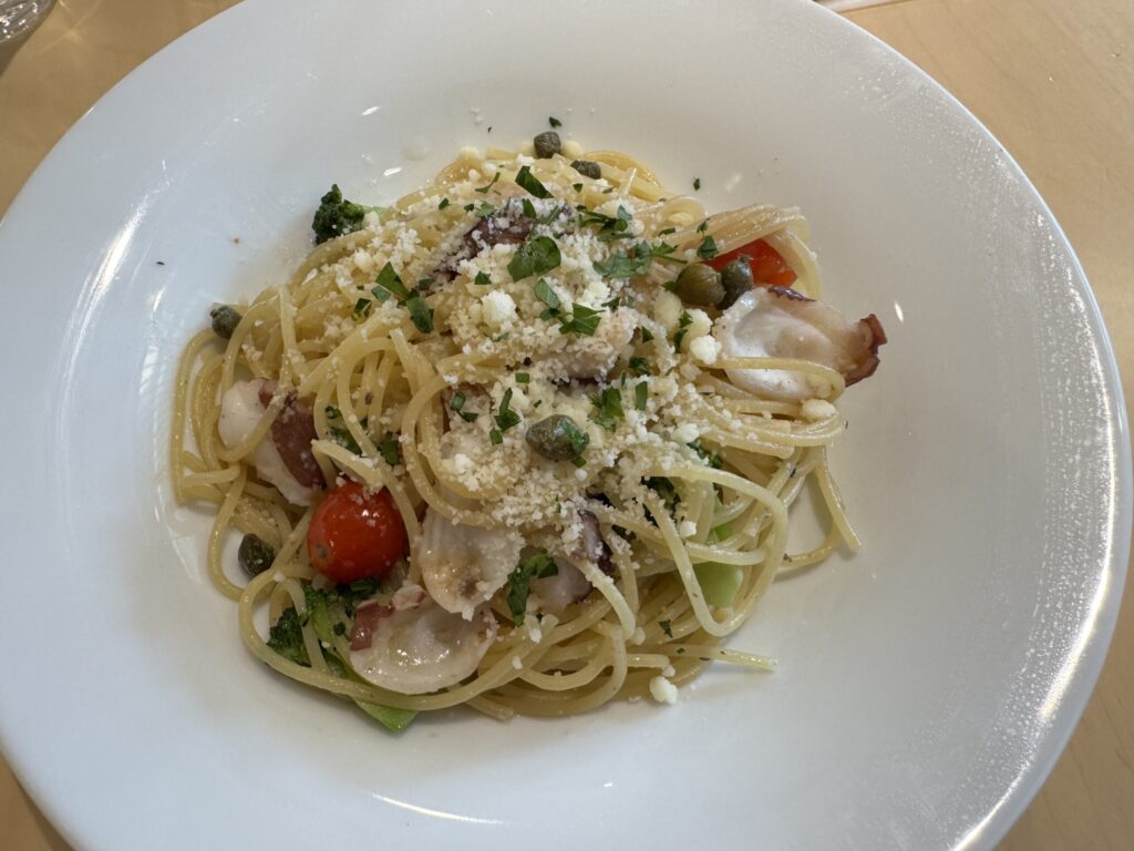 大人用の食事です。