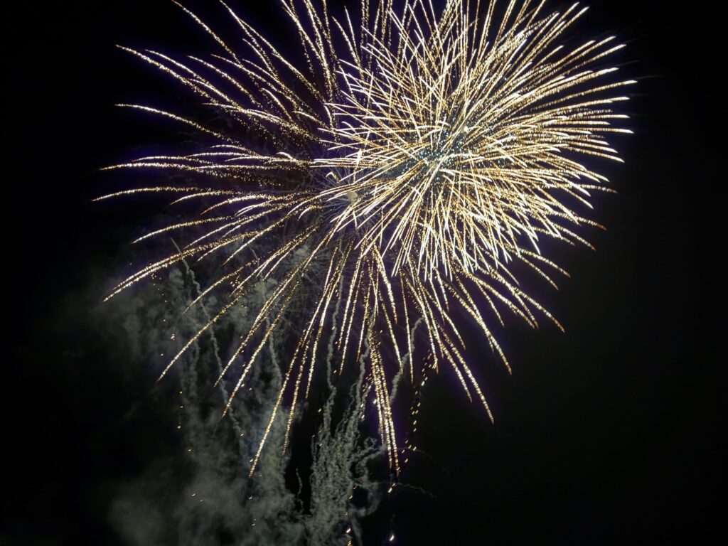 ヒルトン沖縄瀬底リゾートの花火の写真です。