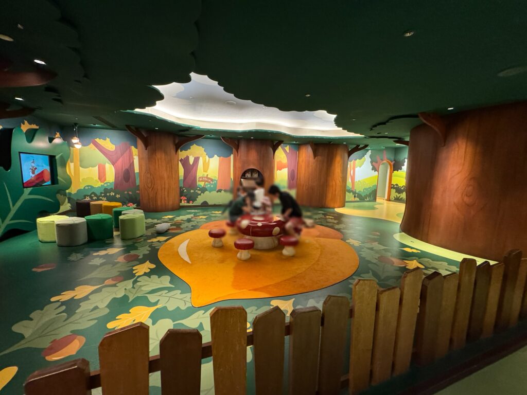 チップとデールのプレイグラウンドの中です。