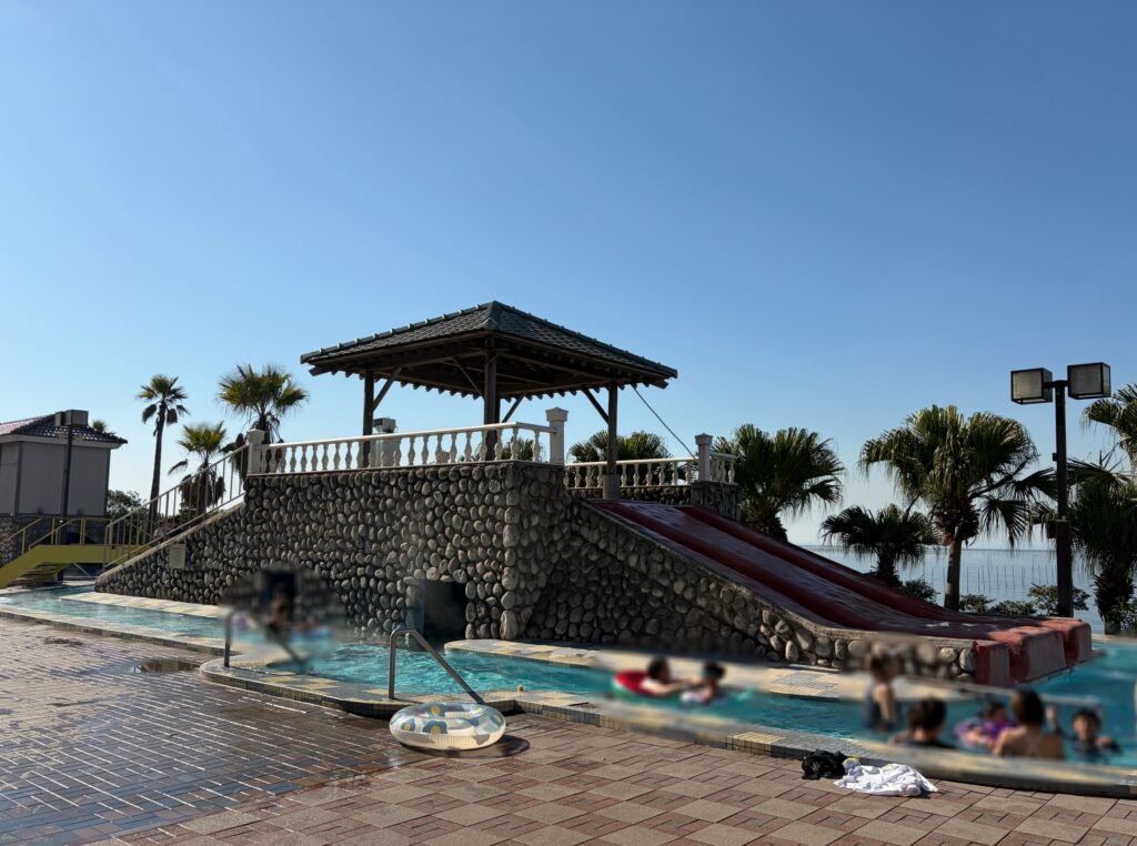 屋外プールの様子です。