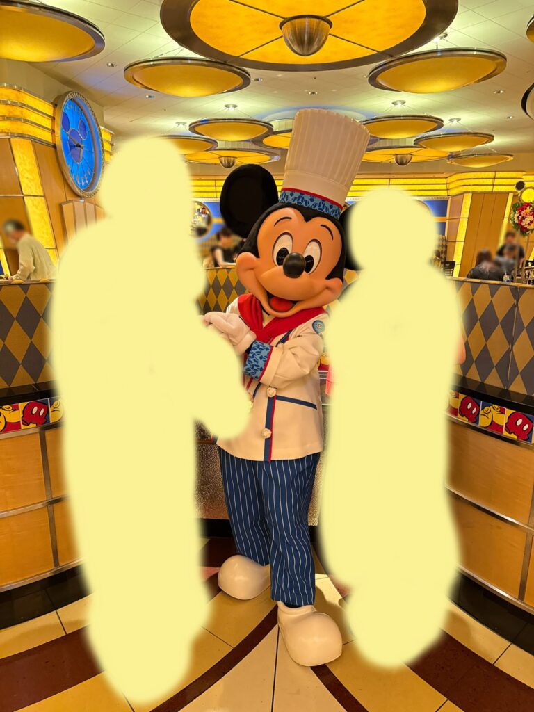 ミッキーとの写真です。