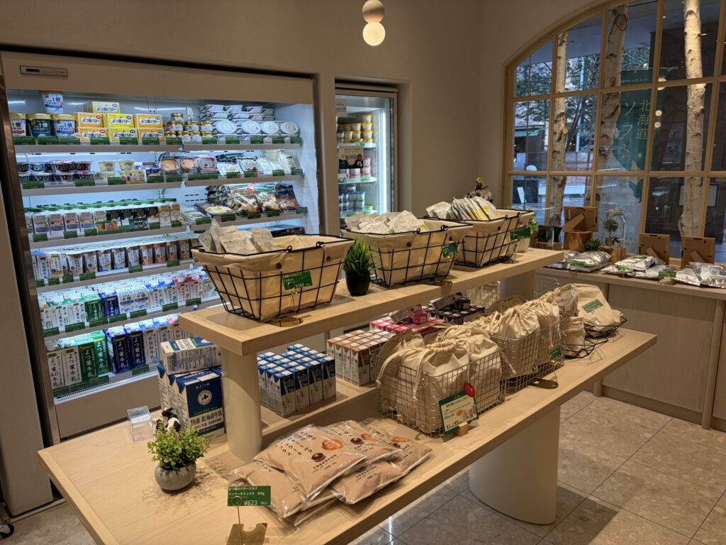 よつ葉ミルクプレイス併設のショップです。