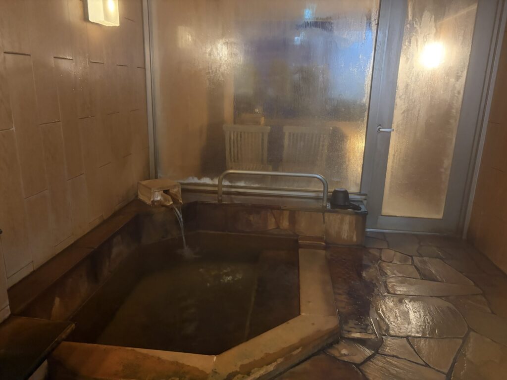 貸切風呂の内湯です。