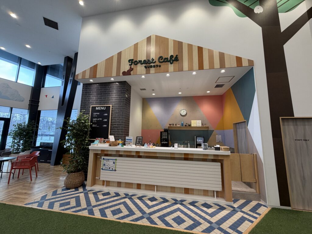 施設内のカフェです。