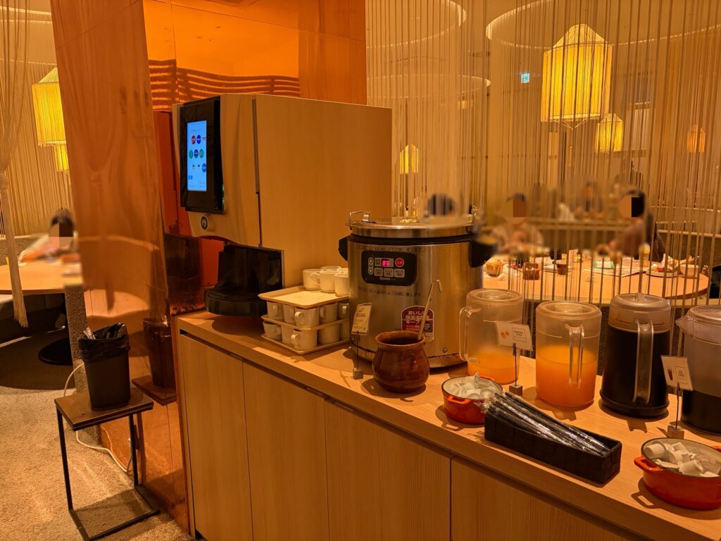 ドリンクバーの写真です。