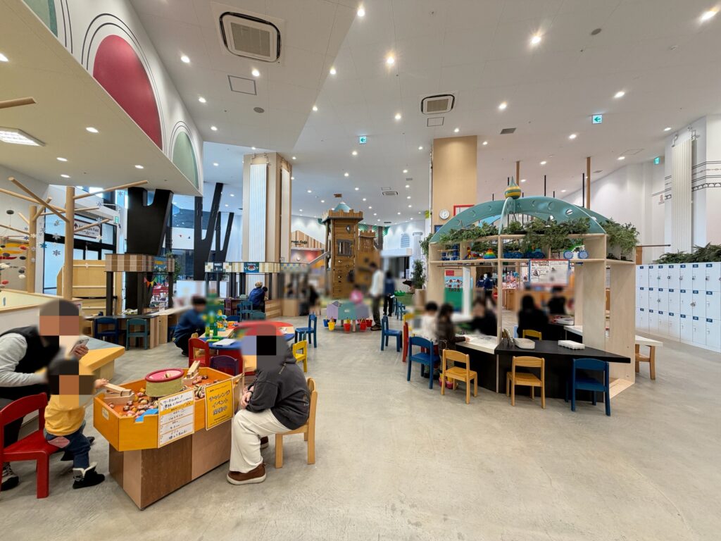 静の遊びができるスペースです。