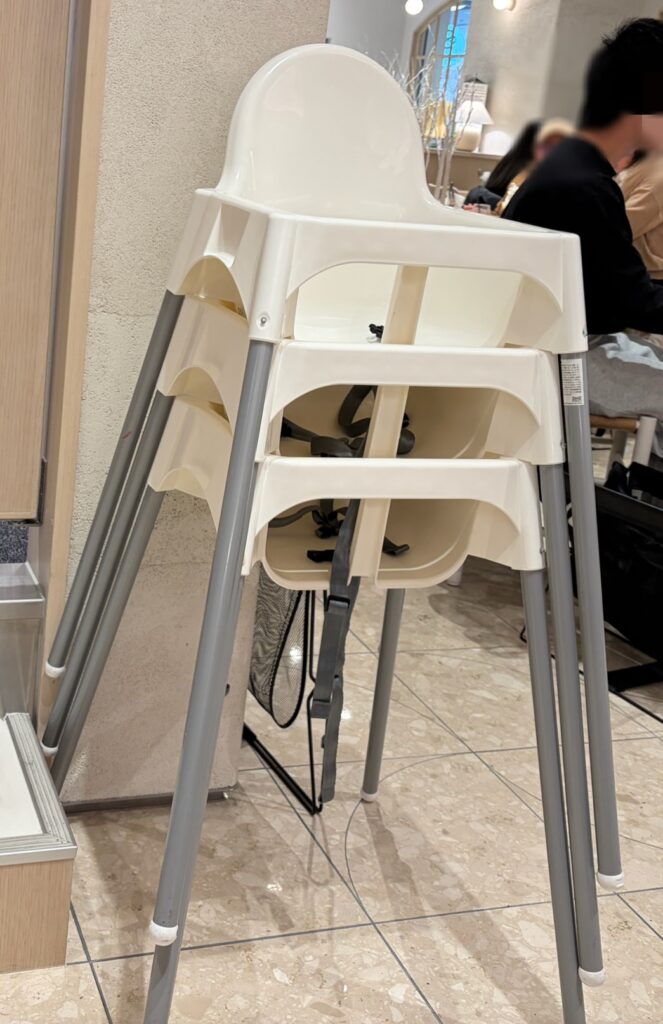 よつ葉ミルクプレイスのベビーチェアです。