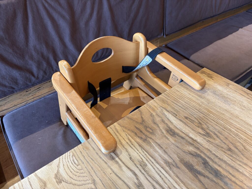 EAT GOOD PLACEのベビーチェアです。