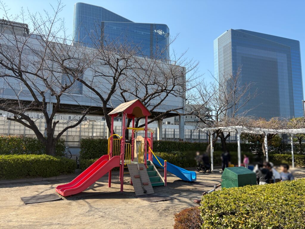 子ども広場の写真です。