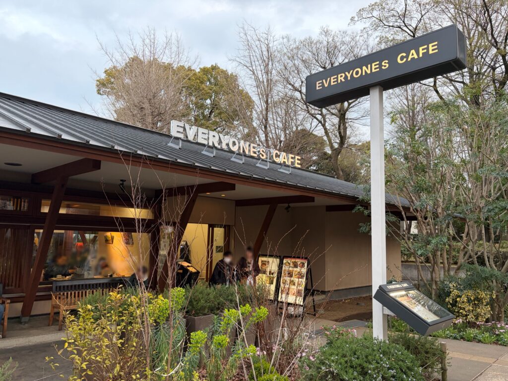 EVERYONEs CAFEの外観です。