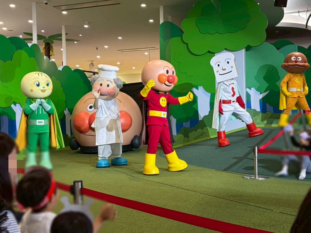 アンパンマンミュージアムのショーの写真です。
