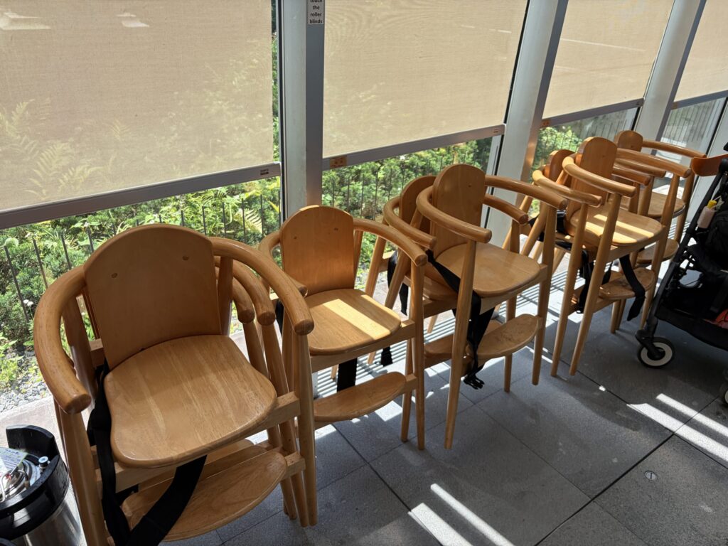 Cafe Bellのキッズチェアです。