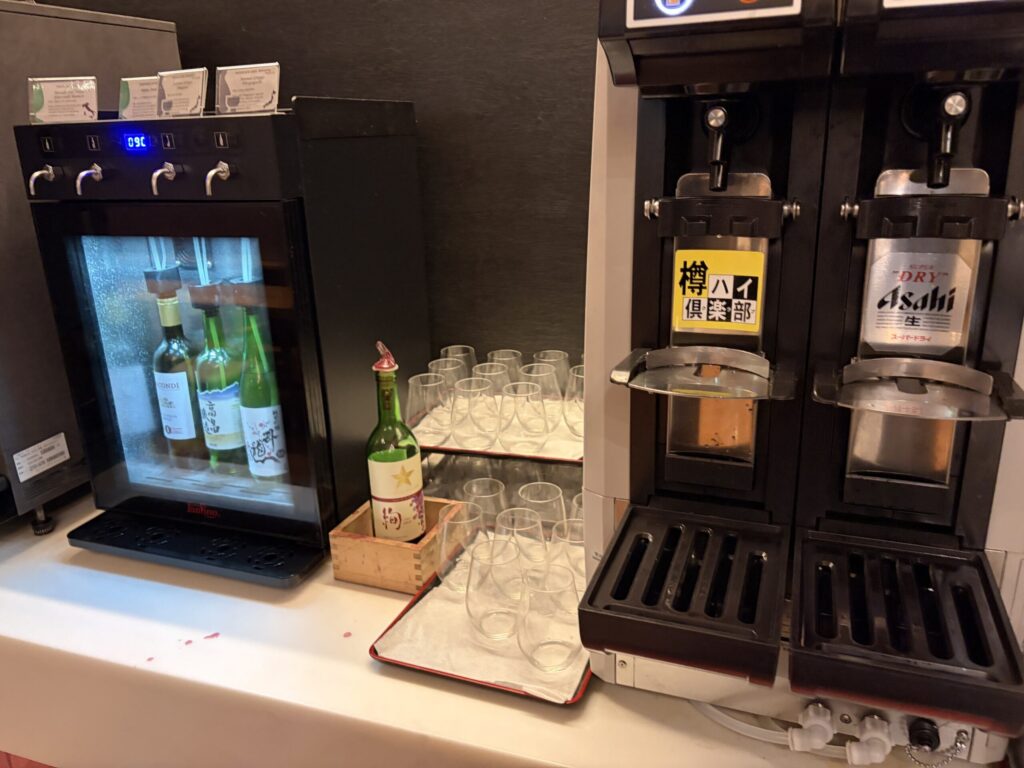 NOAのアルコール飲み放題ブースです。