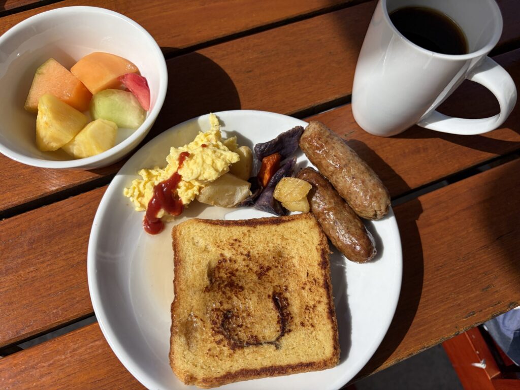 アウトリガーリーフクラブラウンジの朝食です。