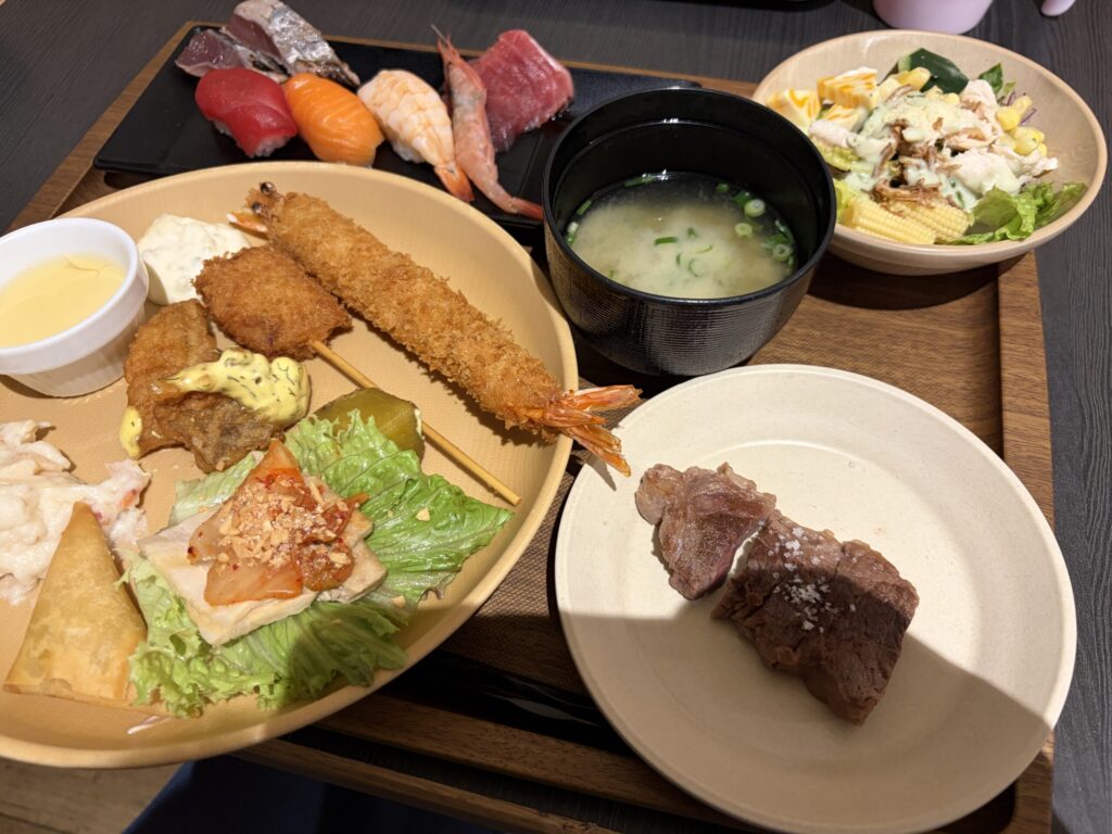 小涌園の夕食ビュッフェの写真です。
