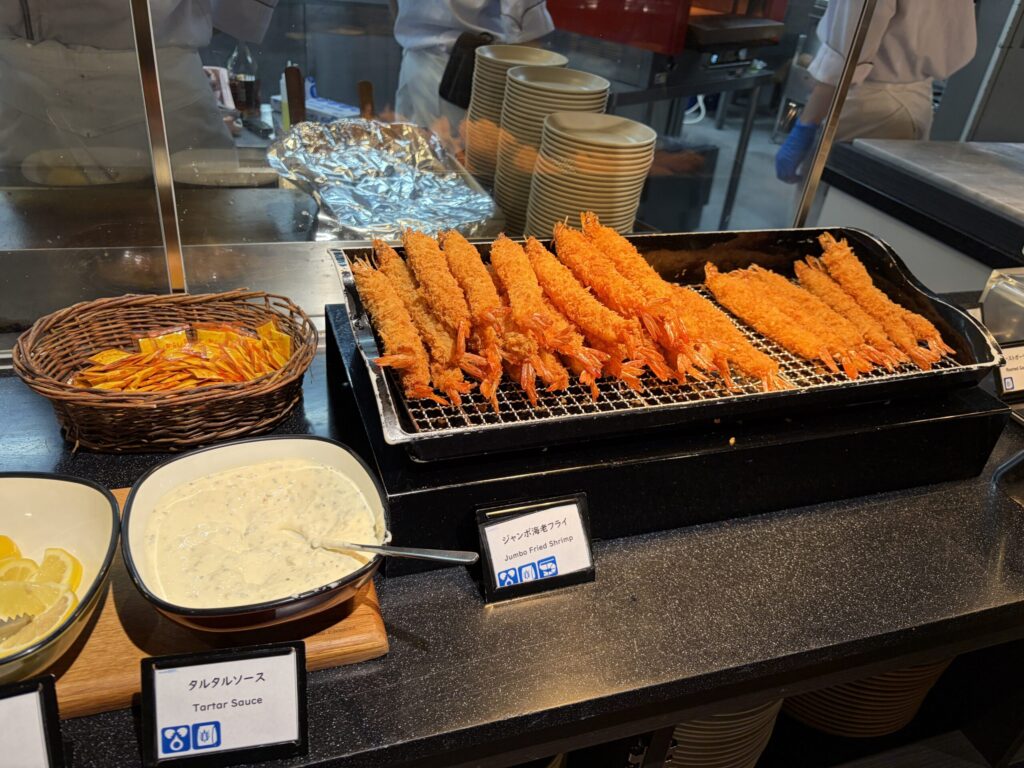小涌園の夕食のエビフライです。