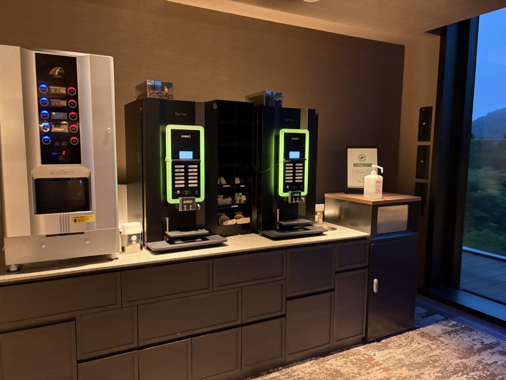 小涌園ロビーのドリンクコーナーです。