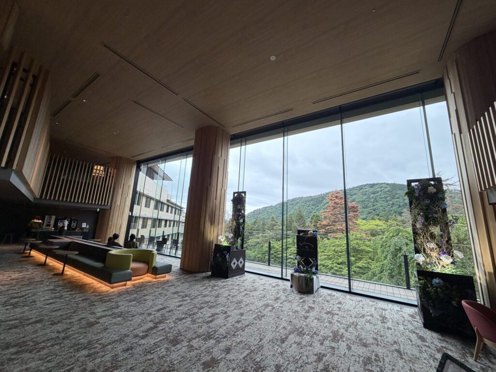 小涌園のロビーの写真です。