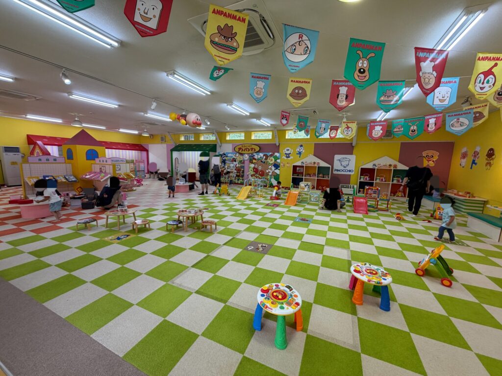 軽井沢おもちゃ王国のピノチオ館・ままごとハウスです。