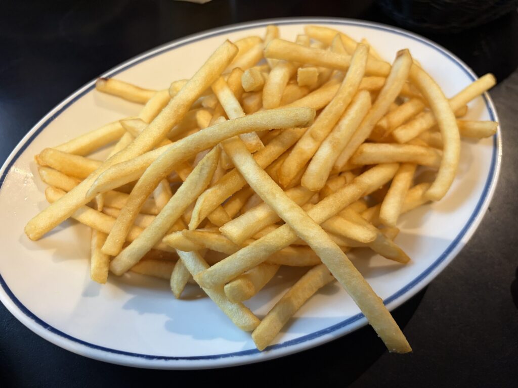 ベーカリー＆レストラン沢村のフライドポテトです。