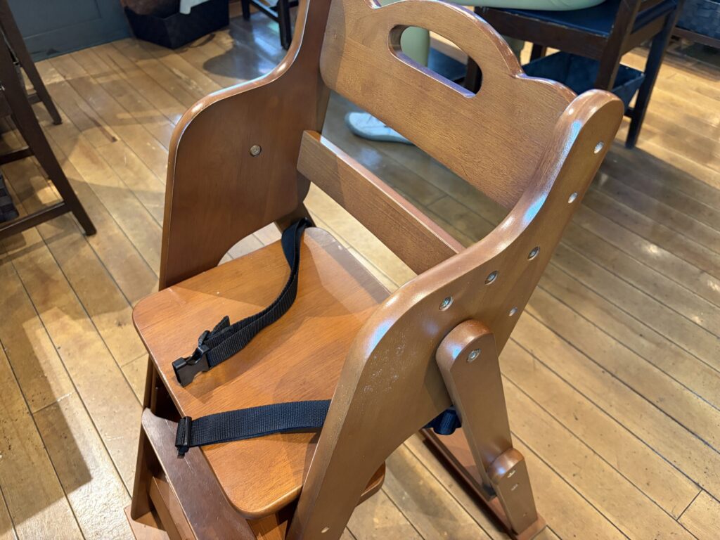 ベーカリー＆レストラン沢村のキッズチェアです。