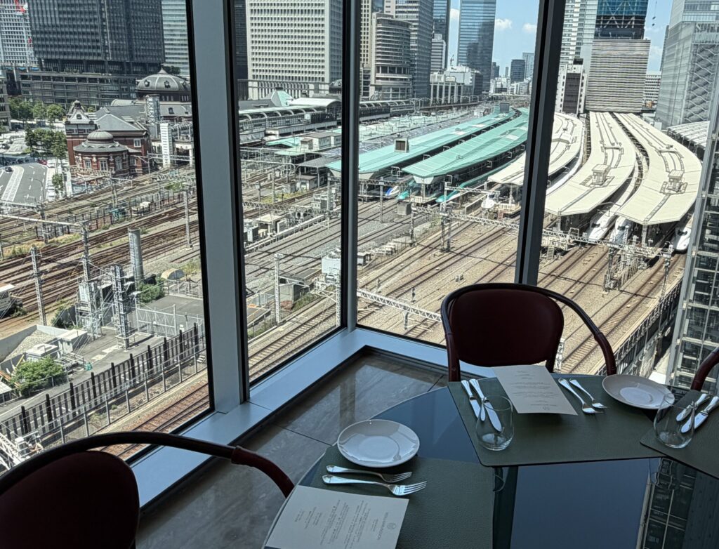 メゾン丸の内の座席の写真です。