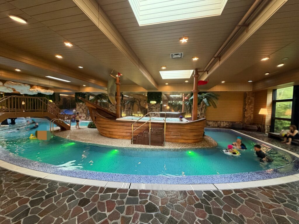 軽井沢1130の流れるプールです。