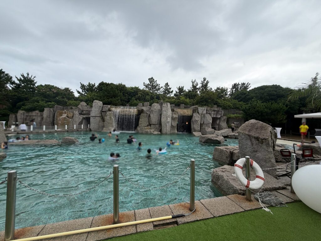 シェラトンのガーデンプールの写真です。