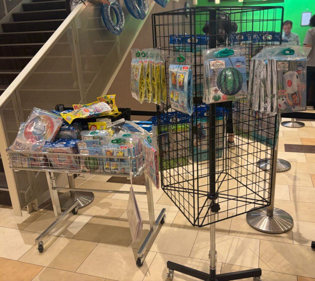 シェラトンのプールの売店です。