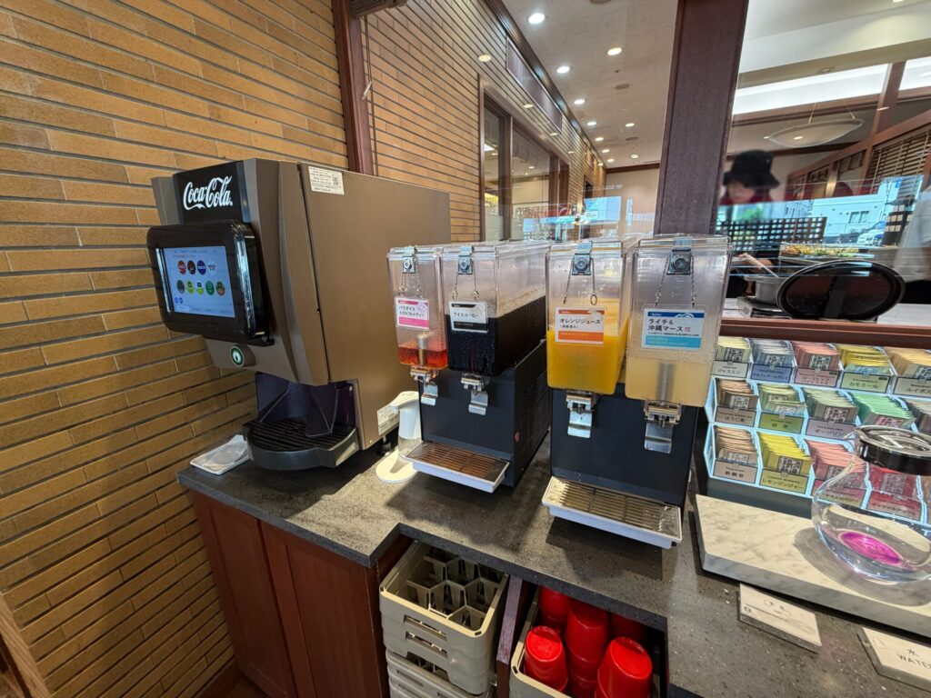 リッチモンドホテル仙台のロイホのドリンクバーです。