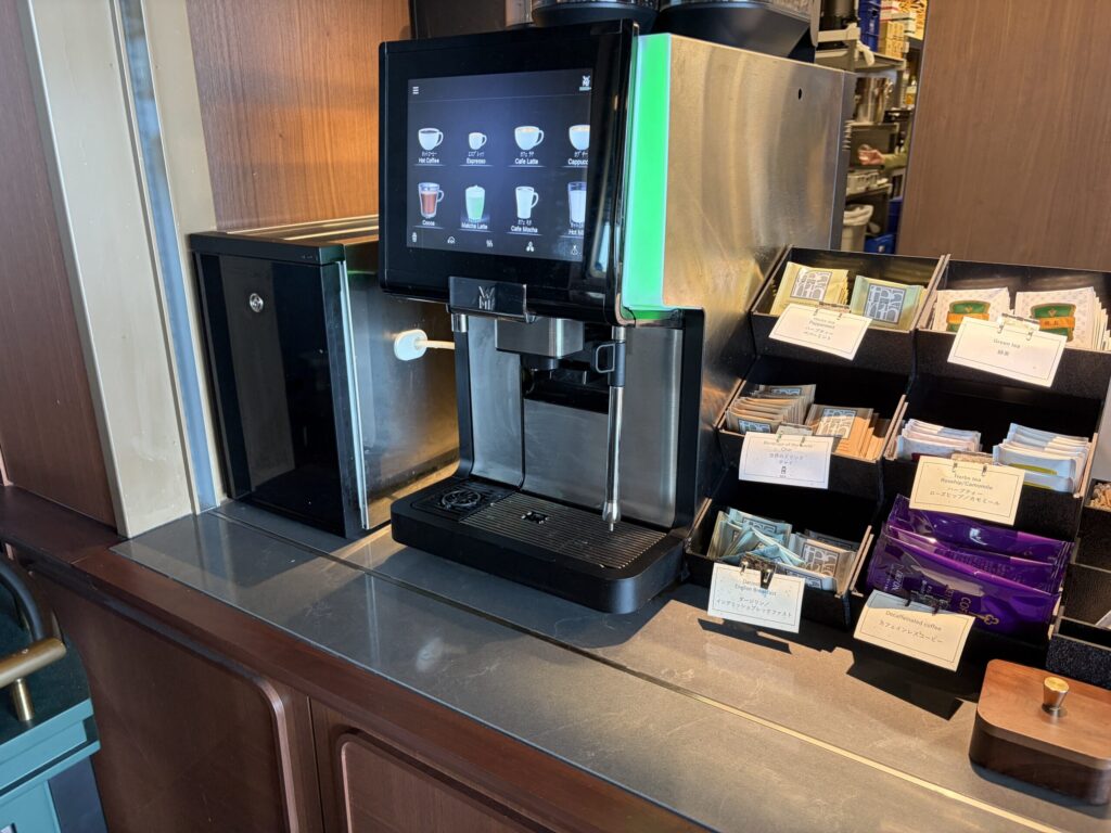 テーラーヤードメインダイニングのドリンクバーです。