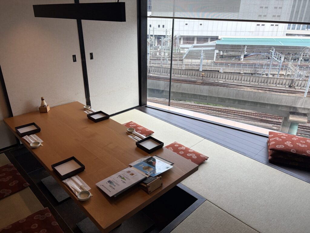 和食えんの個室です。