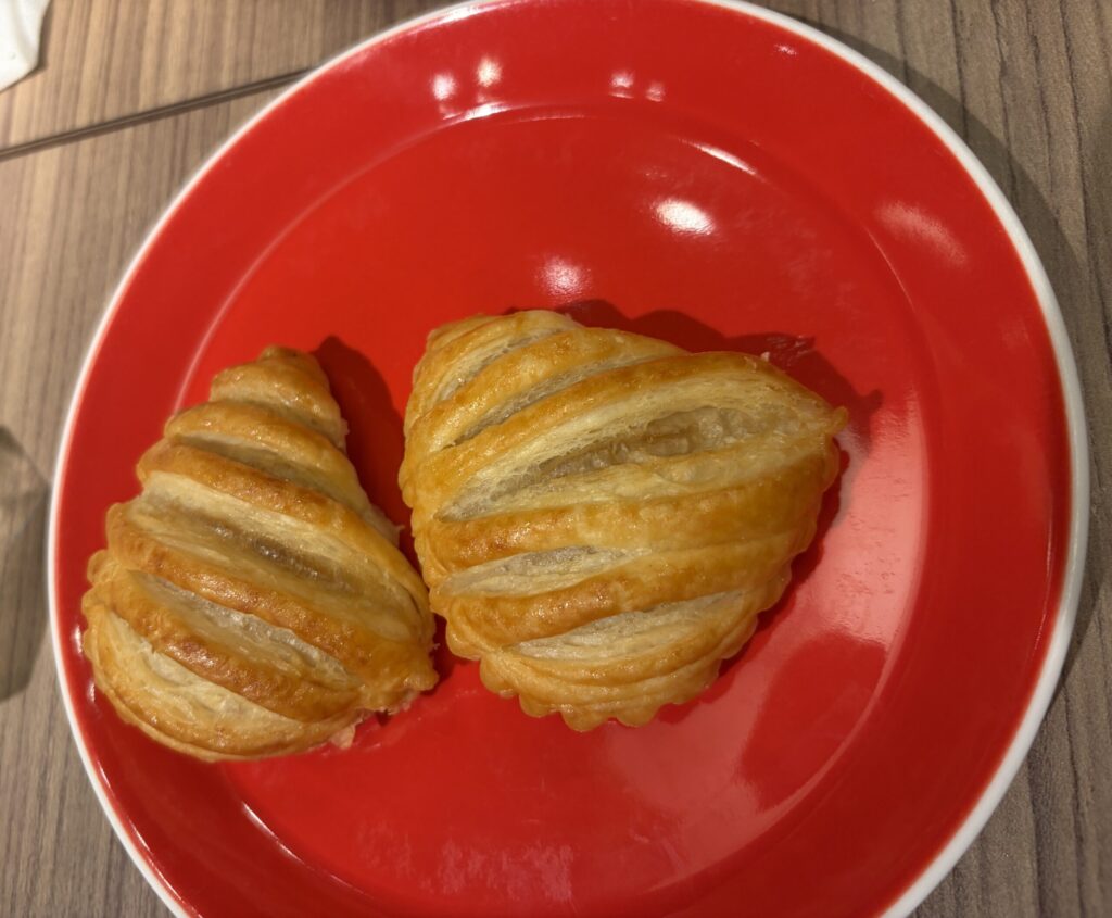 TAOYA秋保の焼き立てアップルパイです。