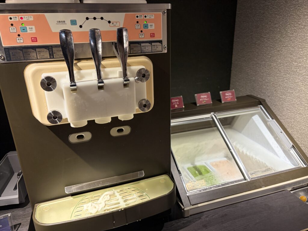 TAOYA秋保の夕食ビュッフェのアイスコーナーです。