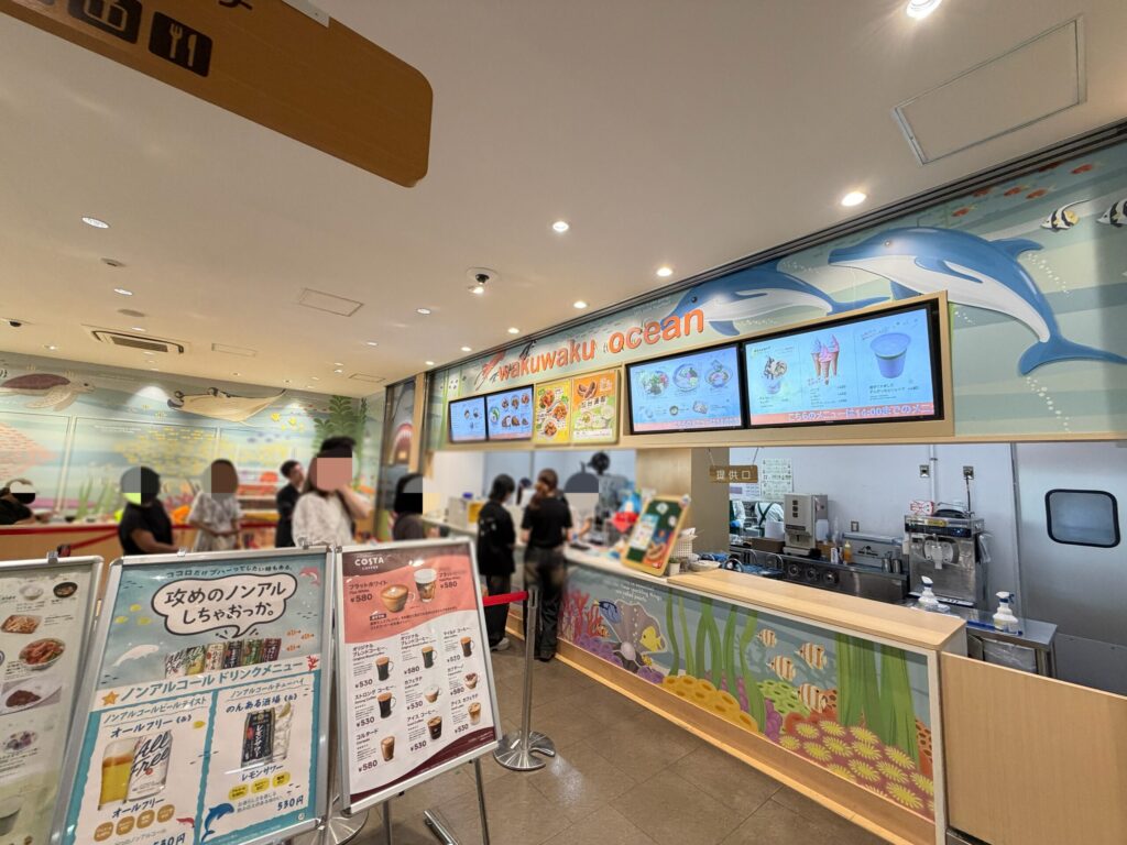 仙台うみの杜水族館のフードコートです。