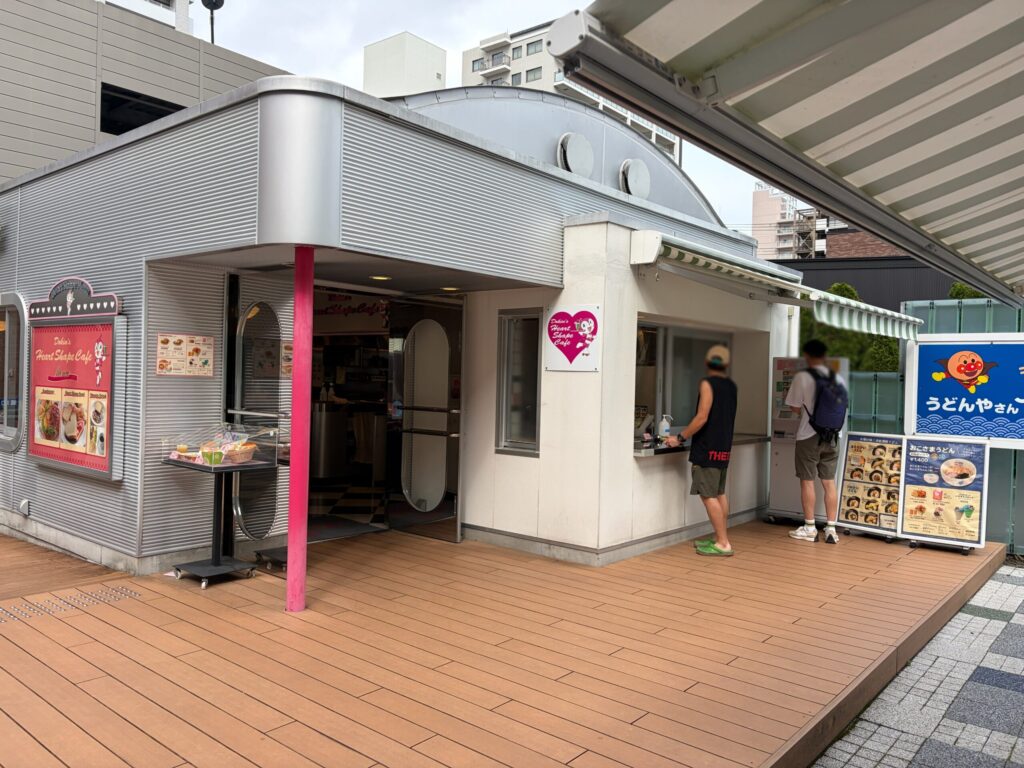 仙台アンパンマンミュージアムのフードコートです。