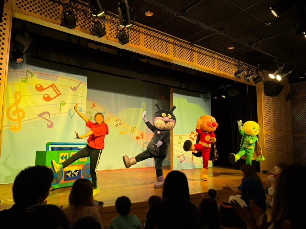 仙台アンパンマンミュージアムのだいすき!サンサンたいそうです。