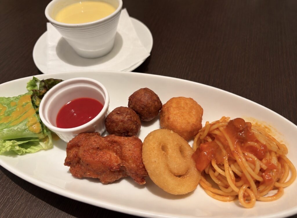 THE DOMEのキッズプレートです。