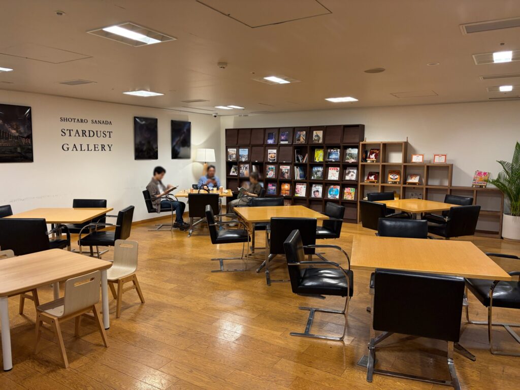 TAOYA日光霧降のライブラリーラウンジです。